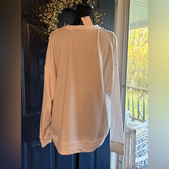 Green Envelope White Crew Neck Sweater Queen of the Court NWT size L SUPER SOFT - Picture 5 of 11